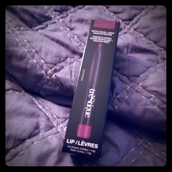 trèStique Other - 💋💄👄trèStique matte+shiny lip crayon 👄👄